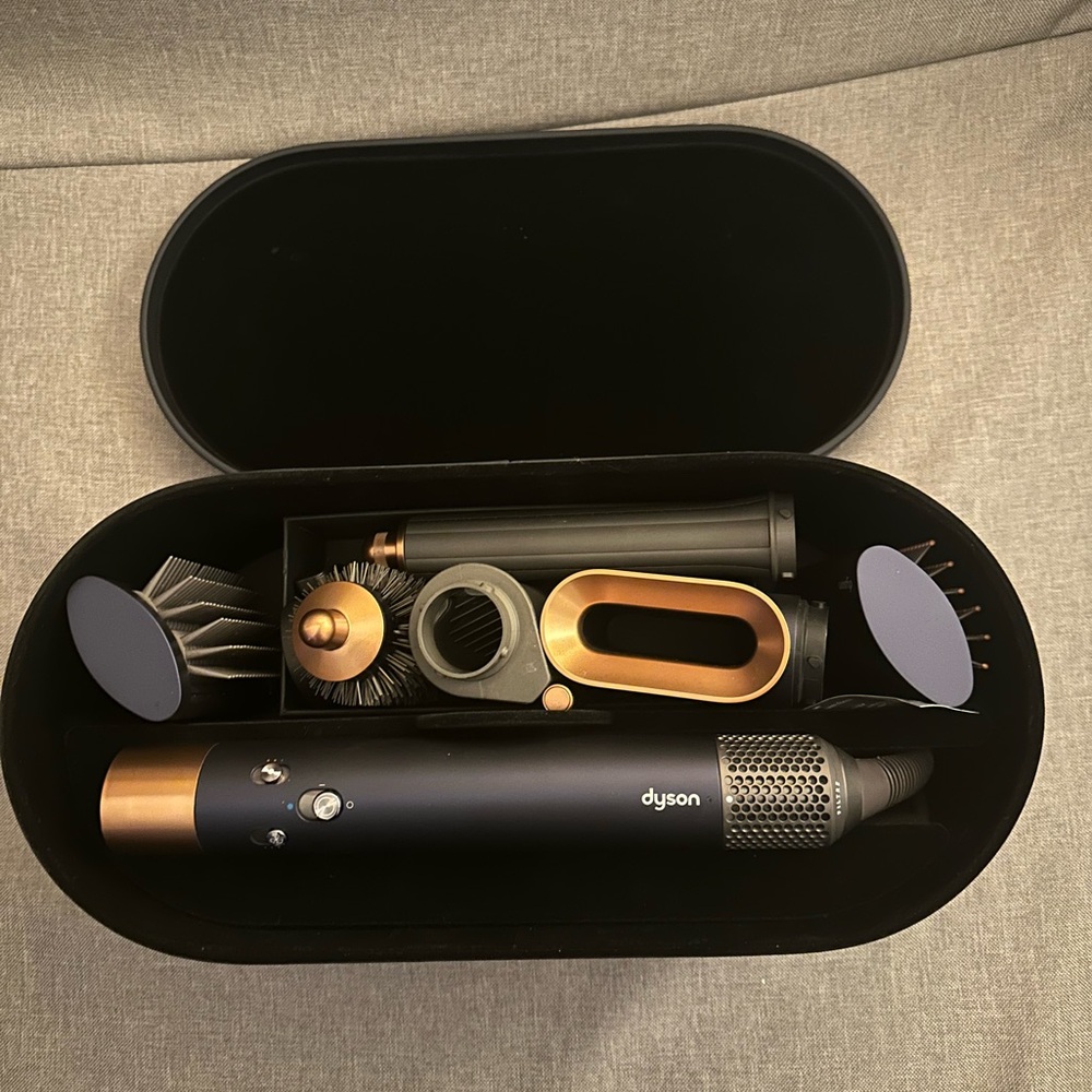 Dyson Airwrap Multi-Styler Bundle with 2nd Gen Dryer